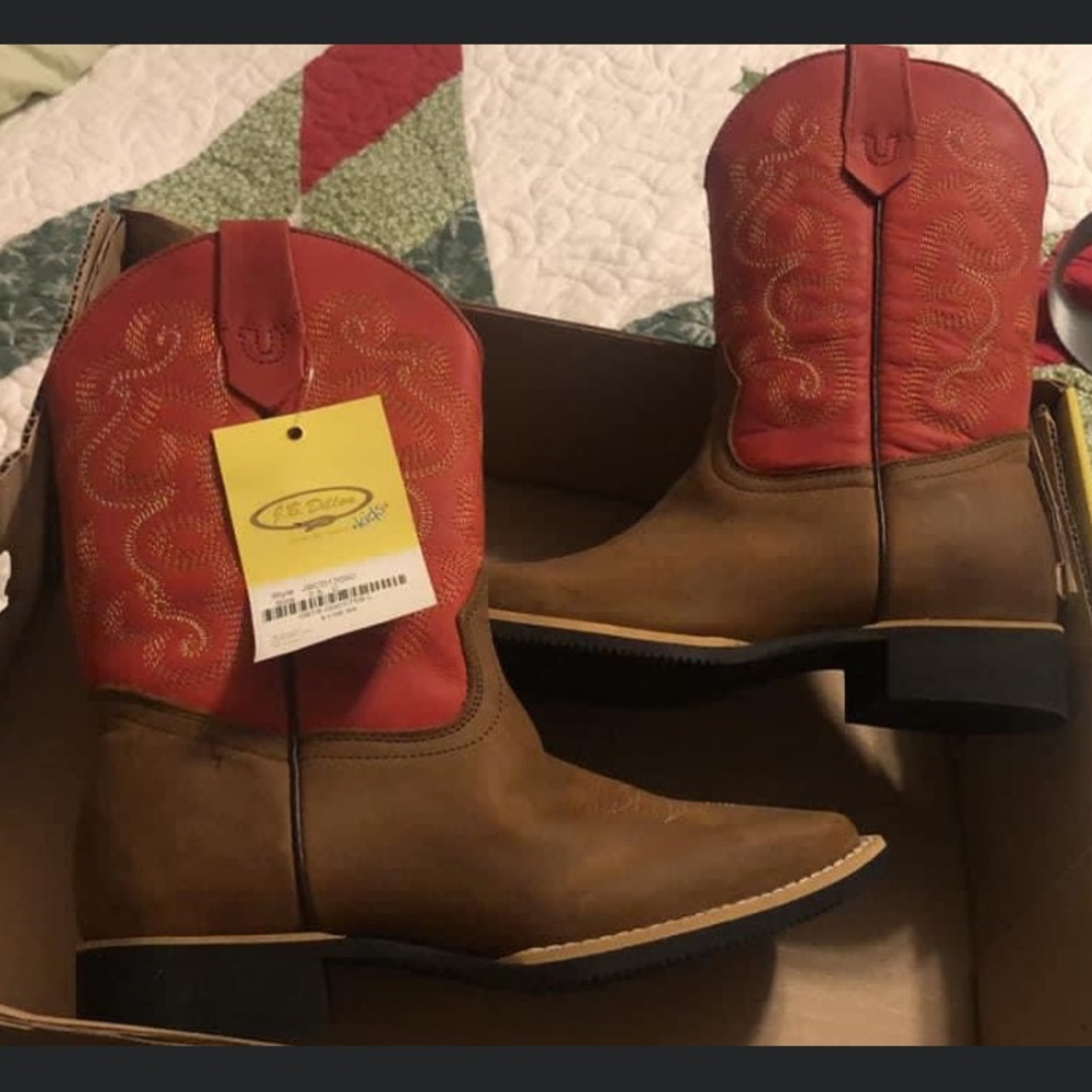 NWT never worn Red and Brown kids western boot